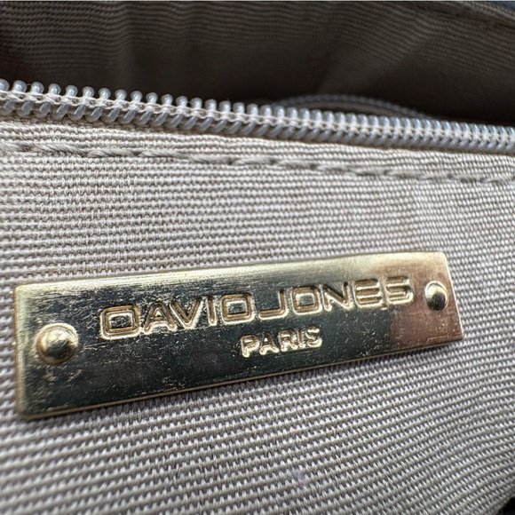 David Jones Gray Purse with Gold-Tone Clasp and Double Handles - Picture 4 of 15